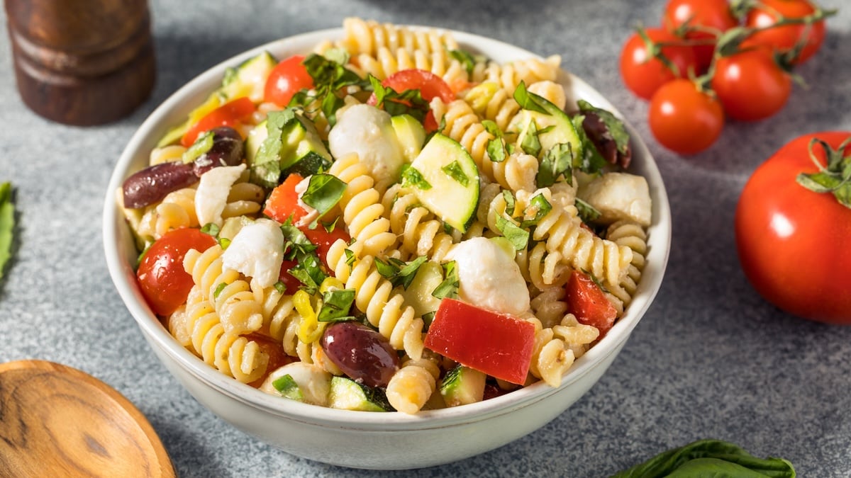 Pasta salad méditerranéenne aux légumes grillés